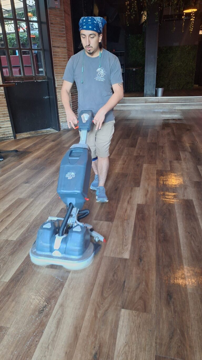 Restaurant cleaning services in Wicker Park