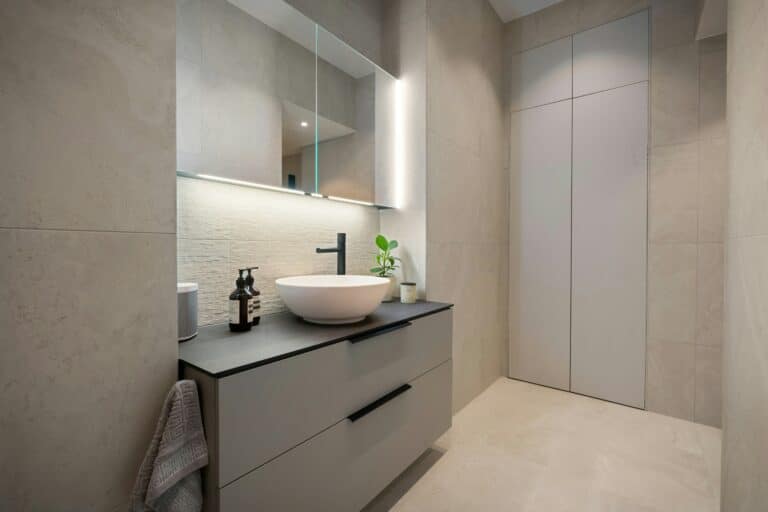 bathroom after a professional cleaning service