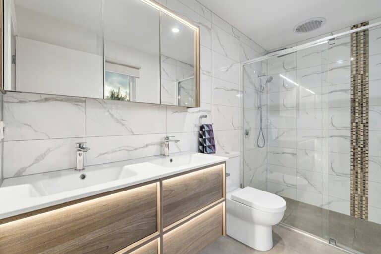 bathroom, sanitized and clean after a deep cleaning service