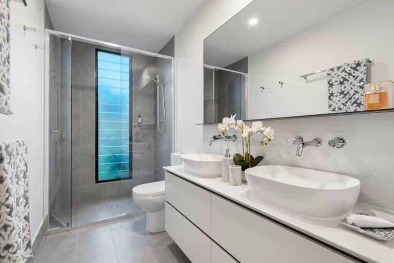Bathroom after a deep cleaning